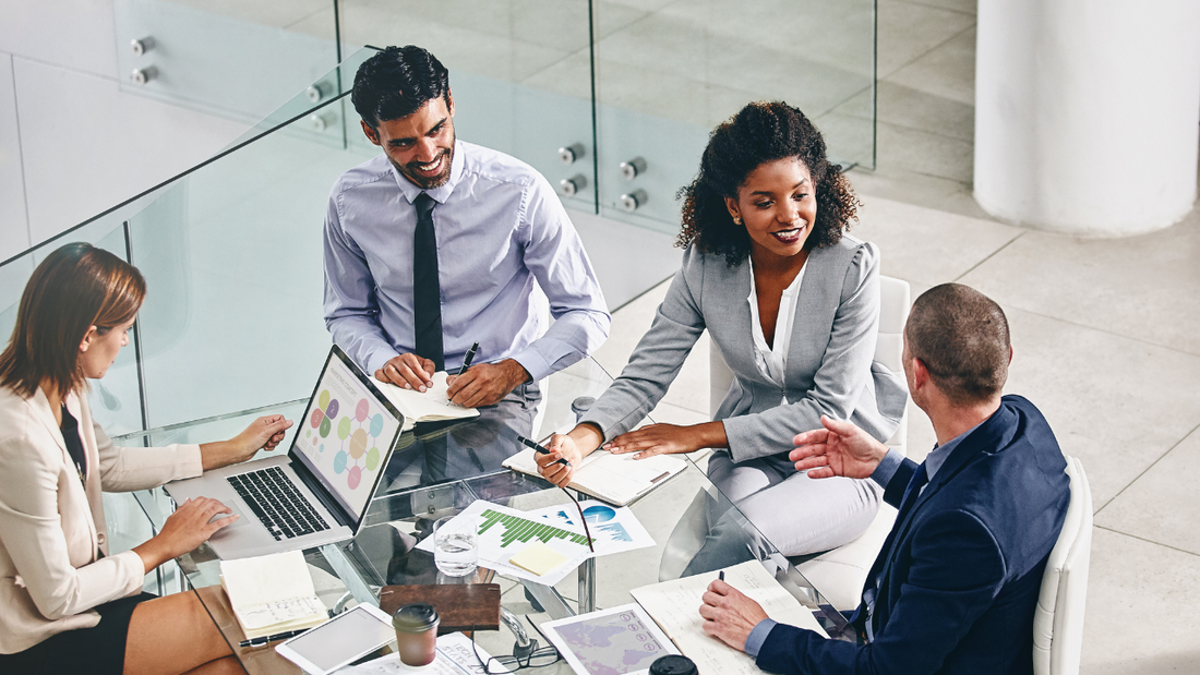 10 Workplace Etiquette Mistakes That Hurt Careers