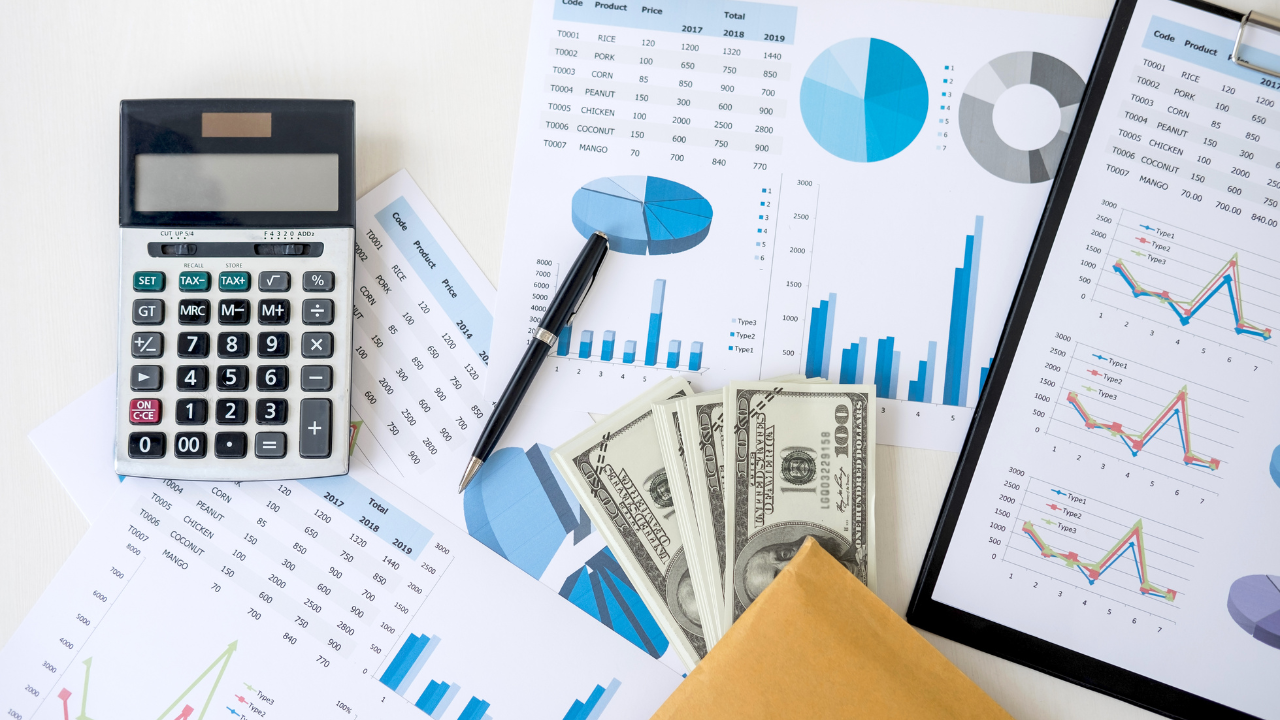 Accounting vs. Finance: What's the Difference? A Complete Career and Business Guide