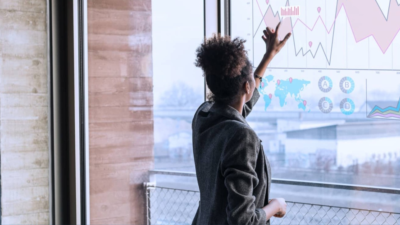 Data Analysis for Management: Turning Data Into Better Business Decisions