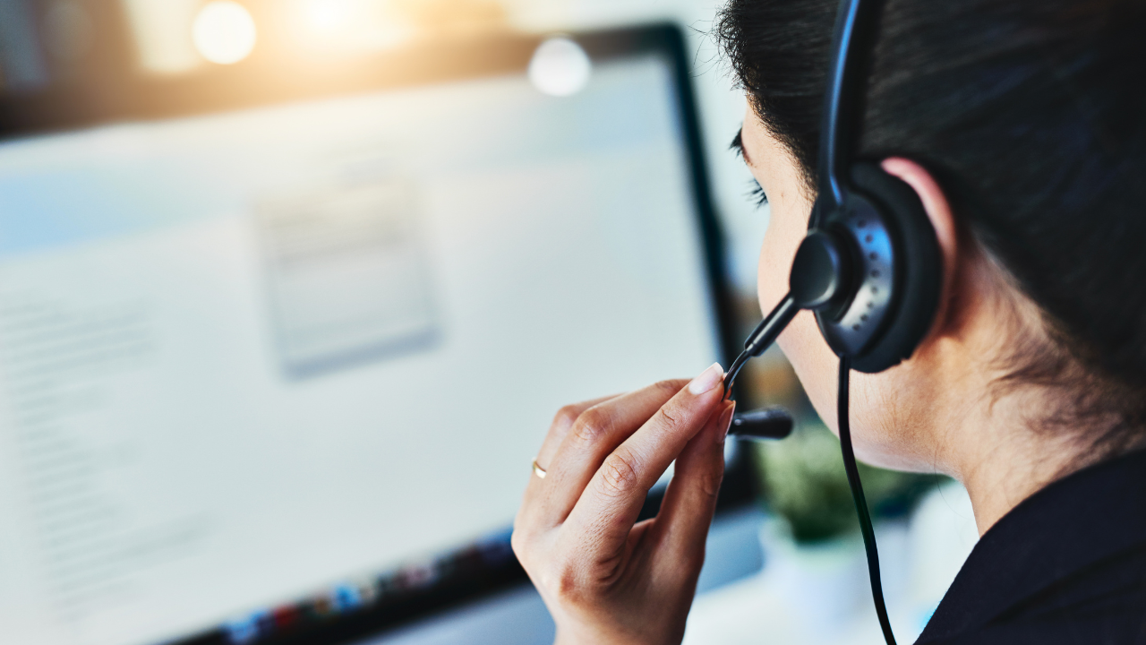 How to Learn Customer Service: Courses and Certificates Online