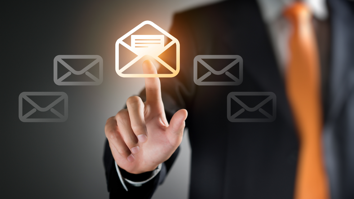 How to Write Better Business Emails: Tips, Examples & AI Tools
