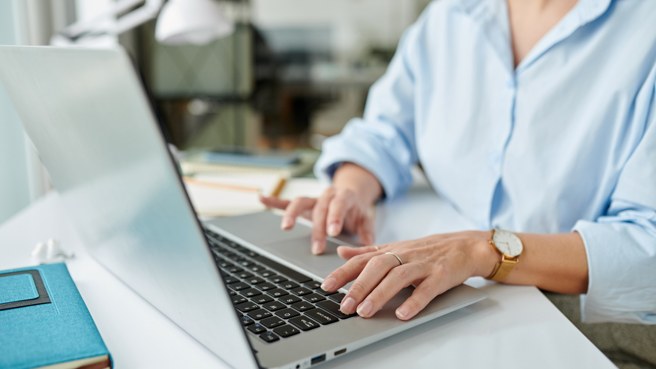 Professional Email Etiquette: Essential Do's and Don'ts